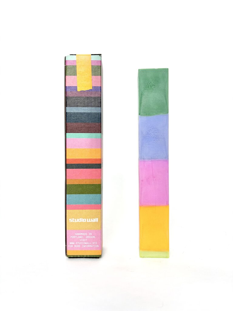 STUDIO WALL CANDLE 01 060526