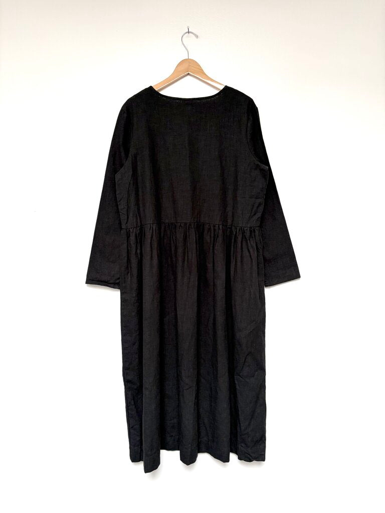OVATE LINEN DRESS SIZE LARGE