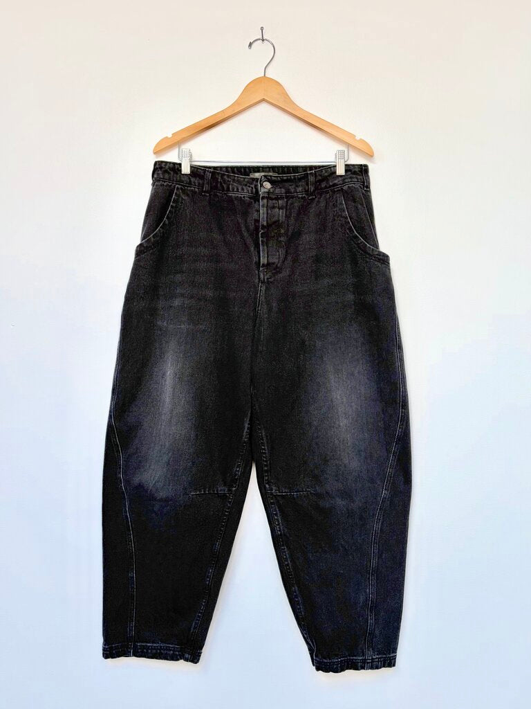 YOU MUST CREATE BARREL LEG JEANS SIZE 34