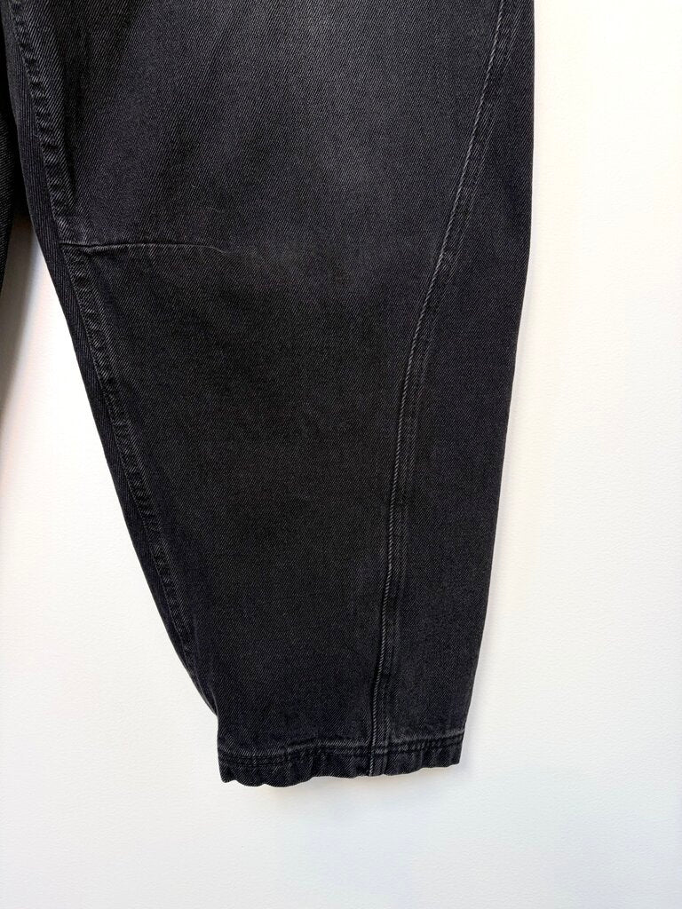 YOU MUST CREATE BARREL LEG JEANS SIZE 34
